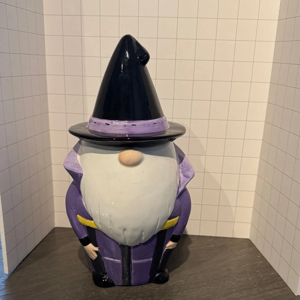 10 Strawberry St. Candied Apple Collection Halloween Gnome Wizard Hat Cookie Jar
